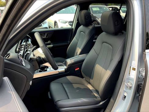 New 2026 Mercedes-Benz GLB 250 4MATIC image 12