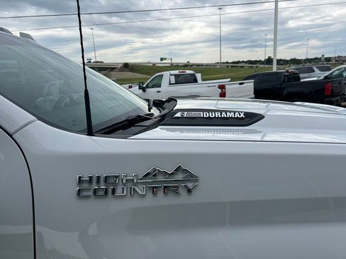 Used 2024 Chevrolet Silverado 3500 High Country AWD/4WD image 3