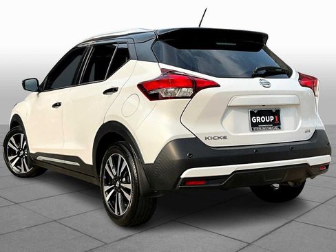 Used 2020 Nissan Kicks SR FWD image 11
