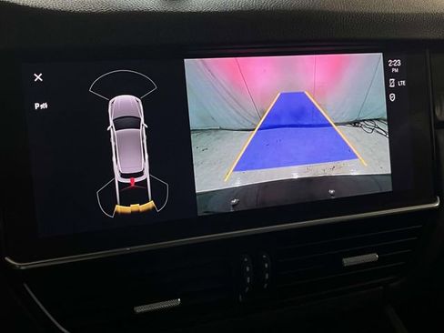 Used 2023 Porsche Cayenne image 6