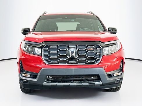 Used 2024 Honda Passport TrailSport image 2