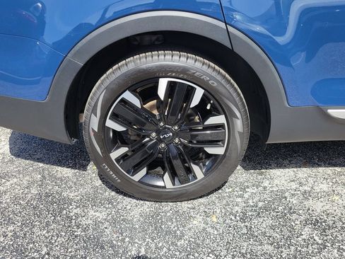 Certified 2024 Kia Telluride SX w/ Towing Package FWD image 8
