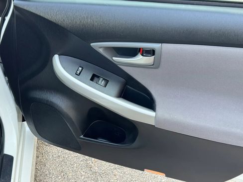 Used 2014 Toyota Prius Three FWD image 21