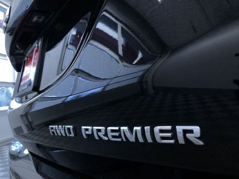 Used 2023 Chevrolet Equinox Premier AWD/4WD image 16