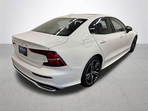 Used 2022 Volvo S60 T8 R-Design w/ Advanced Package image 6