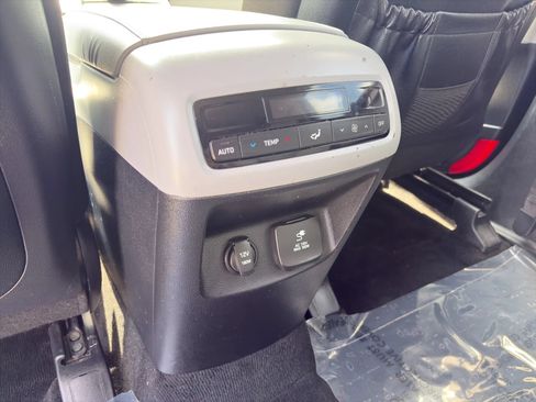 Used 2020 Hyundai Palisade SEL FWD image 18