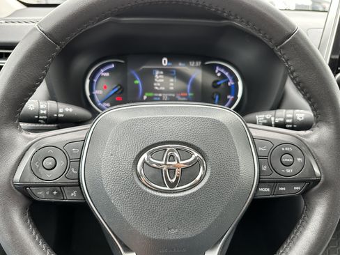 Used 2025 Toyota RAV4 XLE Premium AWD/4WD image 23