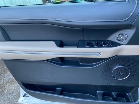 Used 2023 Ford Expedition Max Limited image 30