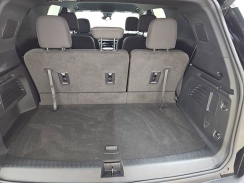 Used 2024 Chevrolet Traverse LT w/ Midnight/Sport Edition FWD image 19