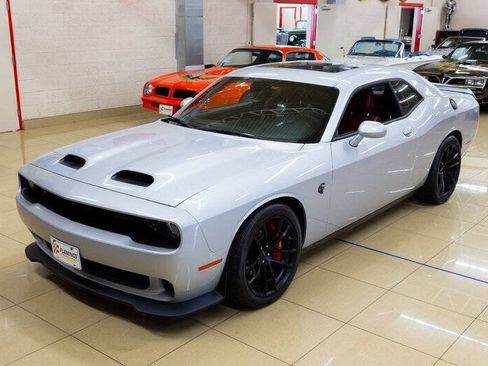 Used 2023 Dodge Challenger SRT Hellcat RWD image 1