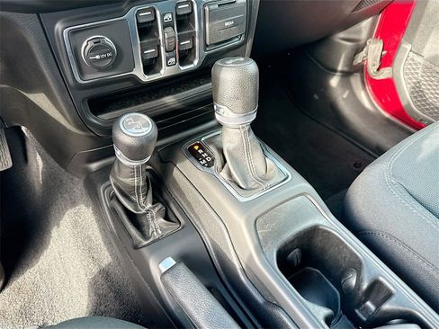 Used 2021 Jeep Wrangler Unlimited Sahara image 18