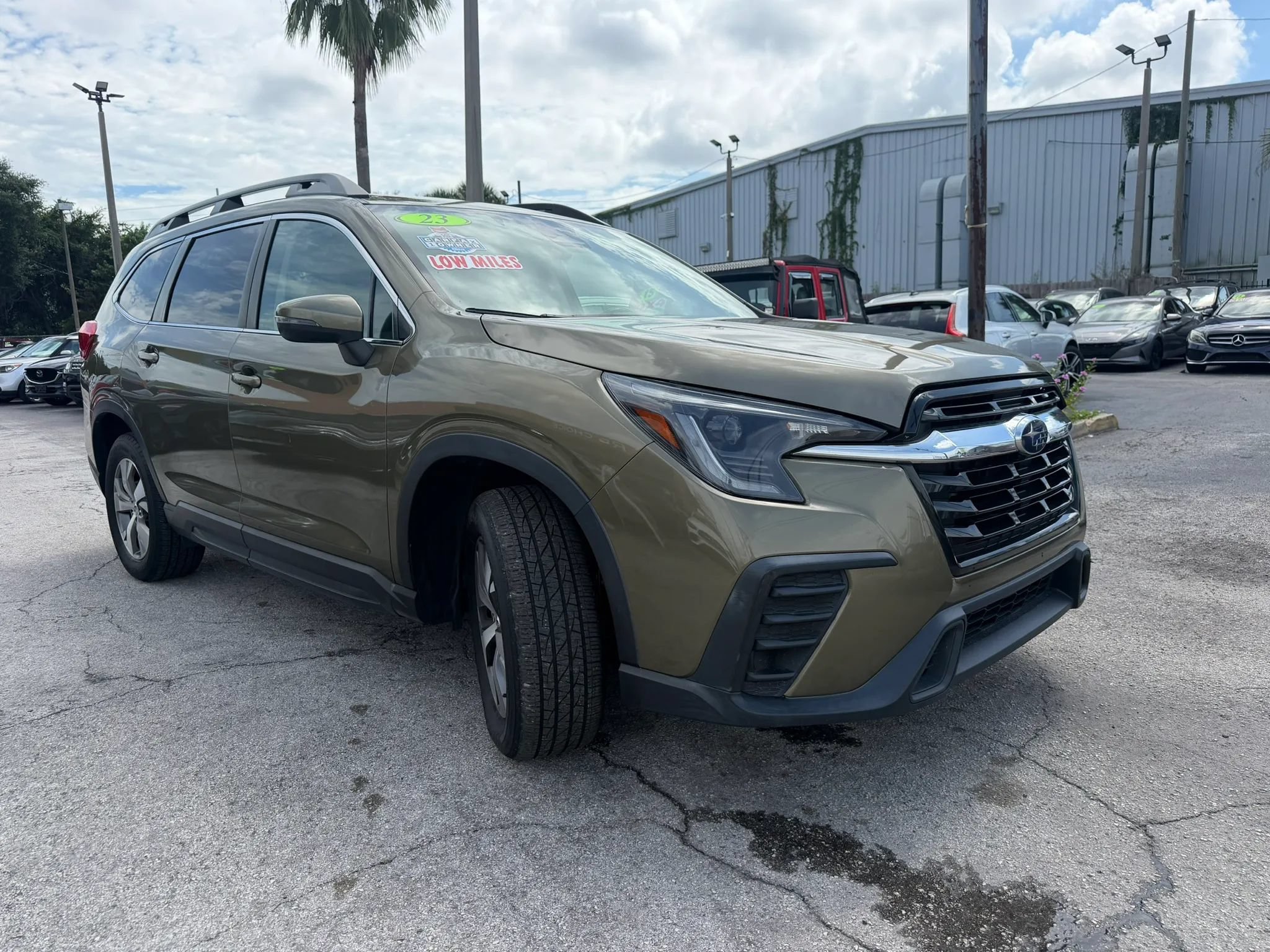 Used 2023 Subaru Ascent Premium AWD/4WD image 3