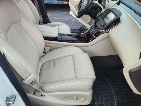 Used 2014 Buick LaCrosse Leather w/ Driver Confidence Package image 2