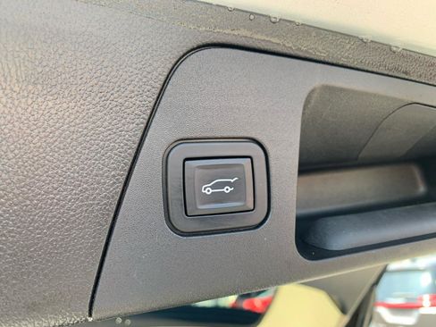 Used 2017 Buick Envision Essence image 9