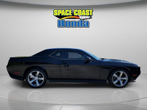 Used 2015 Dodge Challenger R/T w/ Quick Order Package 28B R/T RWD image 12