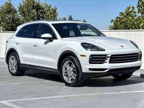 Used 2021 Porsche Cayenne AWD/4WD image 11