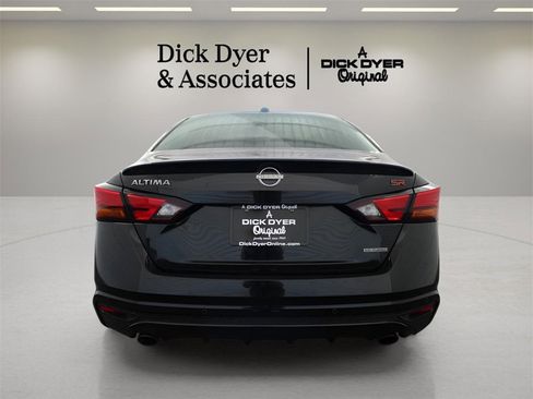 Used 2023 Nissan Altima 2.0 SR image 3