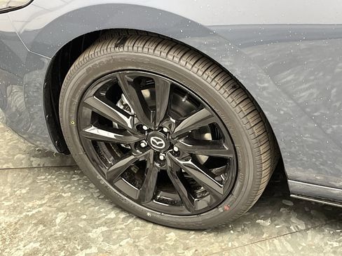 Certified 2025 MAZDA MAZDA3 Carbon image 30