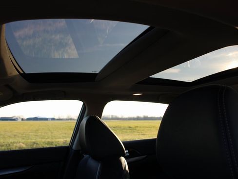 Used 2023 Nissan Maxima SL image 35