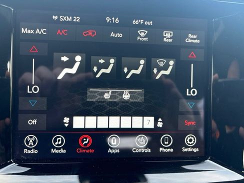 Used 2024 Dodge Durango SXT AWD/4WD image 31