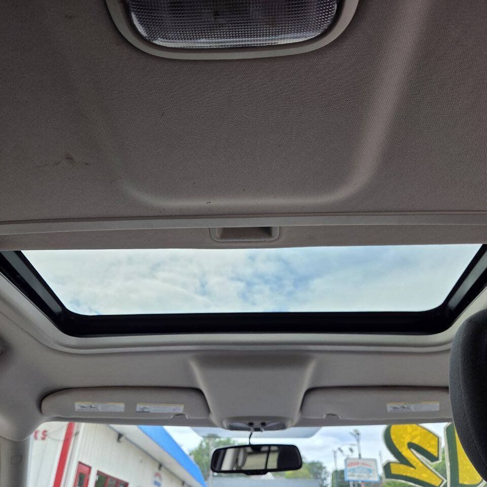 Used 2012 Jeep Patriot Latitude w/ Sun/Sound Group FWD image 18
