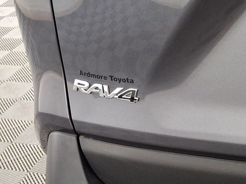 Used 2021 Toyota RAV4 LE AWD/4WD image 23
