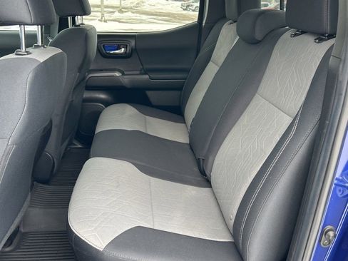 Used 2023 Toyota Tacoma TRD Sport image 10