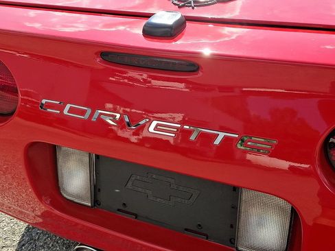 Used 2002 Chevrolet Corvette Coupe w/ Preferred Equipment Group2 RWD image 33