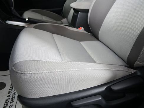 Used 2018 Toyota Corolla LE image 10