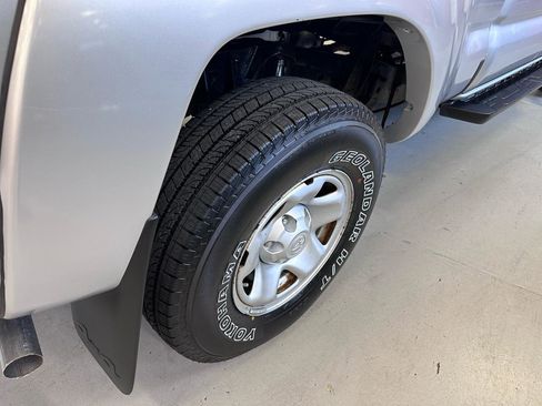 Used 2011 Toyota Tacoma 4x4 Access Cab V6 w/ SR5 Pkg #2 image 9