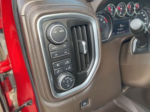 Used 2022 Chevrolet Silverado 2500 LTZ w/ LTZ Convenience Package image 16