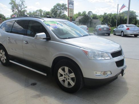 Used 2012 Chevrolet Traverse LT FWD image 18