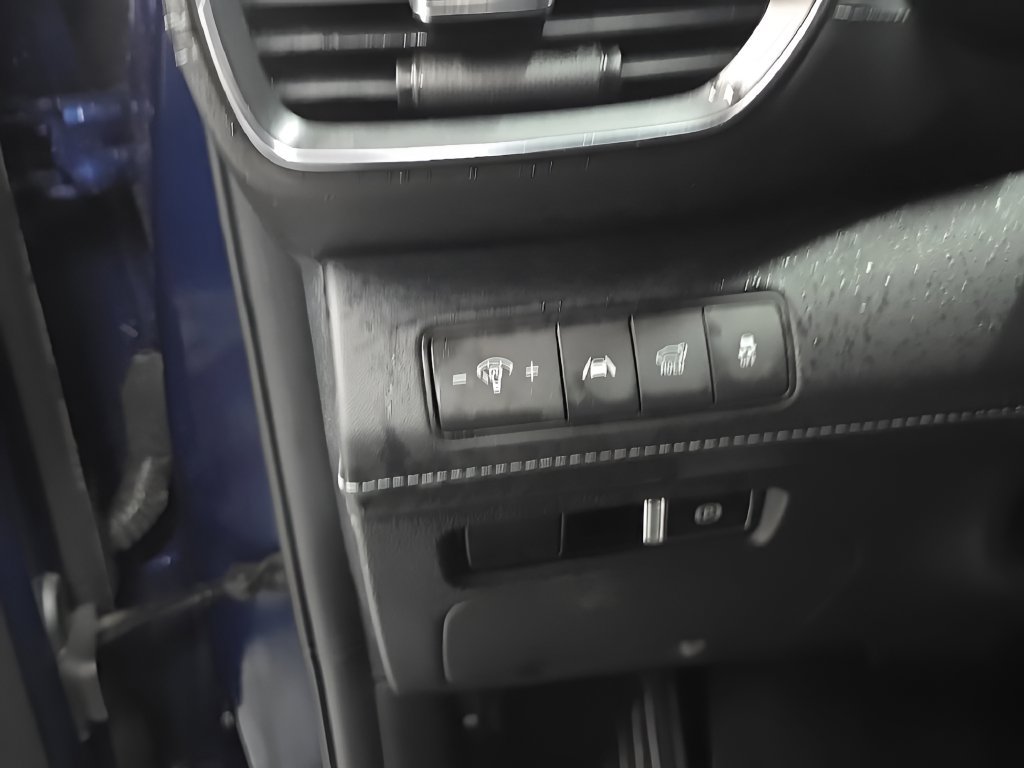 Certified 2023 Hyundai Santa Fe SEL w/ Premium Package FWD image 12