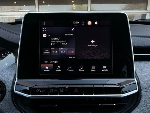 Used 2025 Jeep Compass Latitude image 29