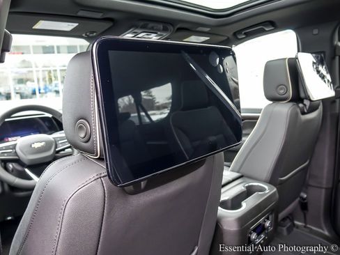 New 2026 Chevrolet Suburban Premier image 13