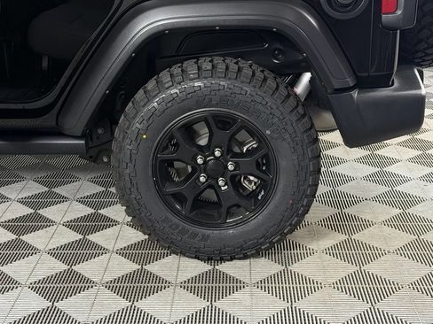 Used 2022 Jeep Wrangler Unlimited Sport AWD/4WD image 12