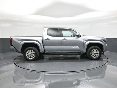 Used 2025 Toyota Tacoma SR5 w/ SR5 Upgrade Package image 26