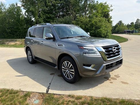 Used 2024 Nissan Armada SL AWD/4WD image 11