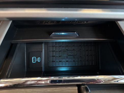 Used 2024 Ford Expedition Max Limited image 27