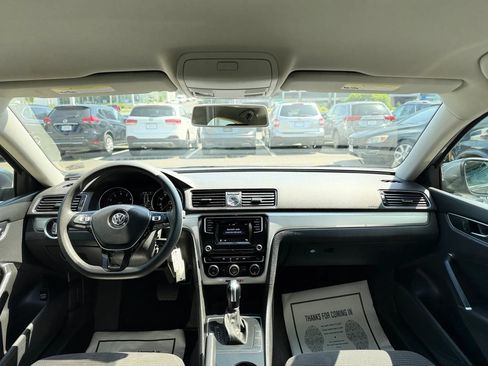 Used 2017 Volkswagen Passat 1.8T S FWD image 11