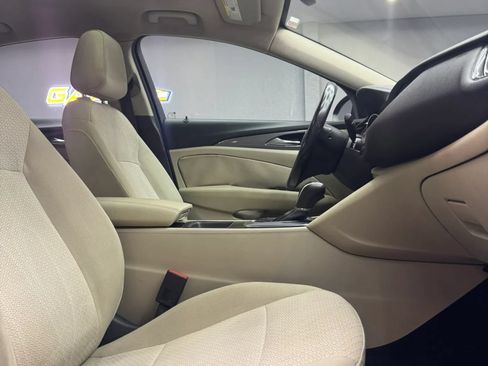 Used 2018 Buick Regal Preferred w/ Sights and Sounds Package FWD image 28