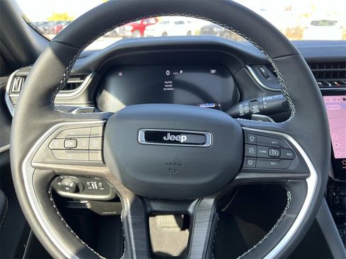 New 2025 Jeep Grand Cherokee Limited image 14