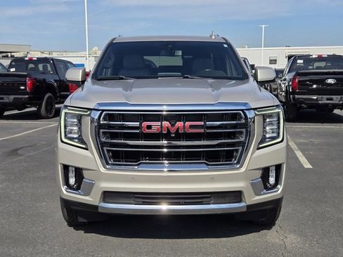 Used 2022 GMC Yukon SLT w/ SLT Luxury Package image 8