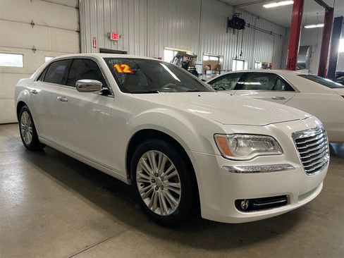 Used 2012 Chrysler 300 Limited w/ Luxury Group image 5