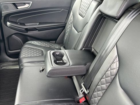 Used 2024 Ford Edge Titanium AWD/4WD image 12