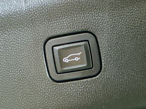 Used 2019 Buick Enclave Essence AWD/4WD image 30