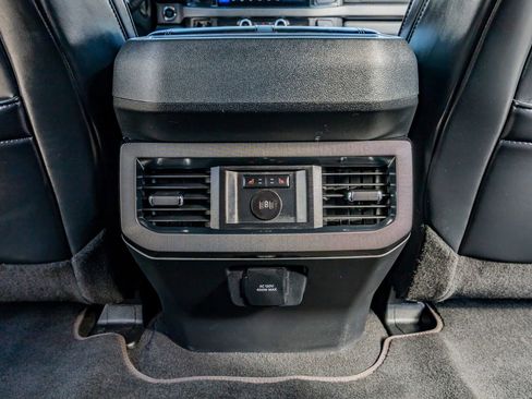 Used 2025 Ford F450 Platinum w/ FX4 Off-Road Package AWD/4WD image 33