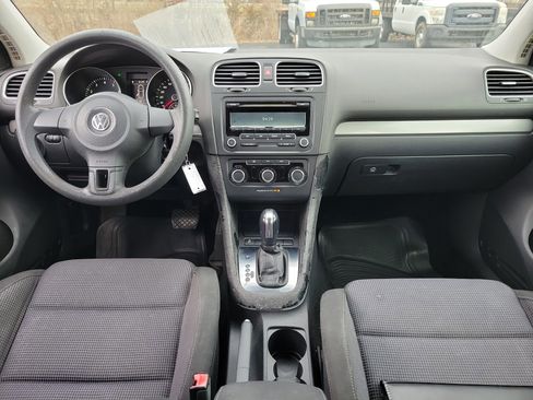 Used 2013 Volkswagen Golf 4-Door image 9