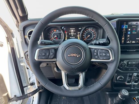 New 2026 Jeep Wrangler Unlimited Sahara AWD/4WD image 25