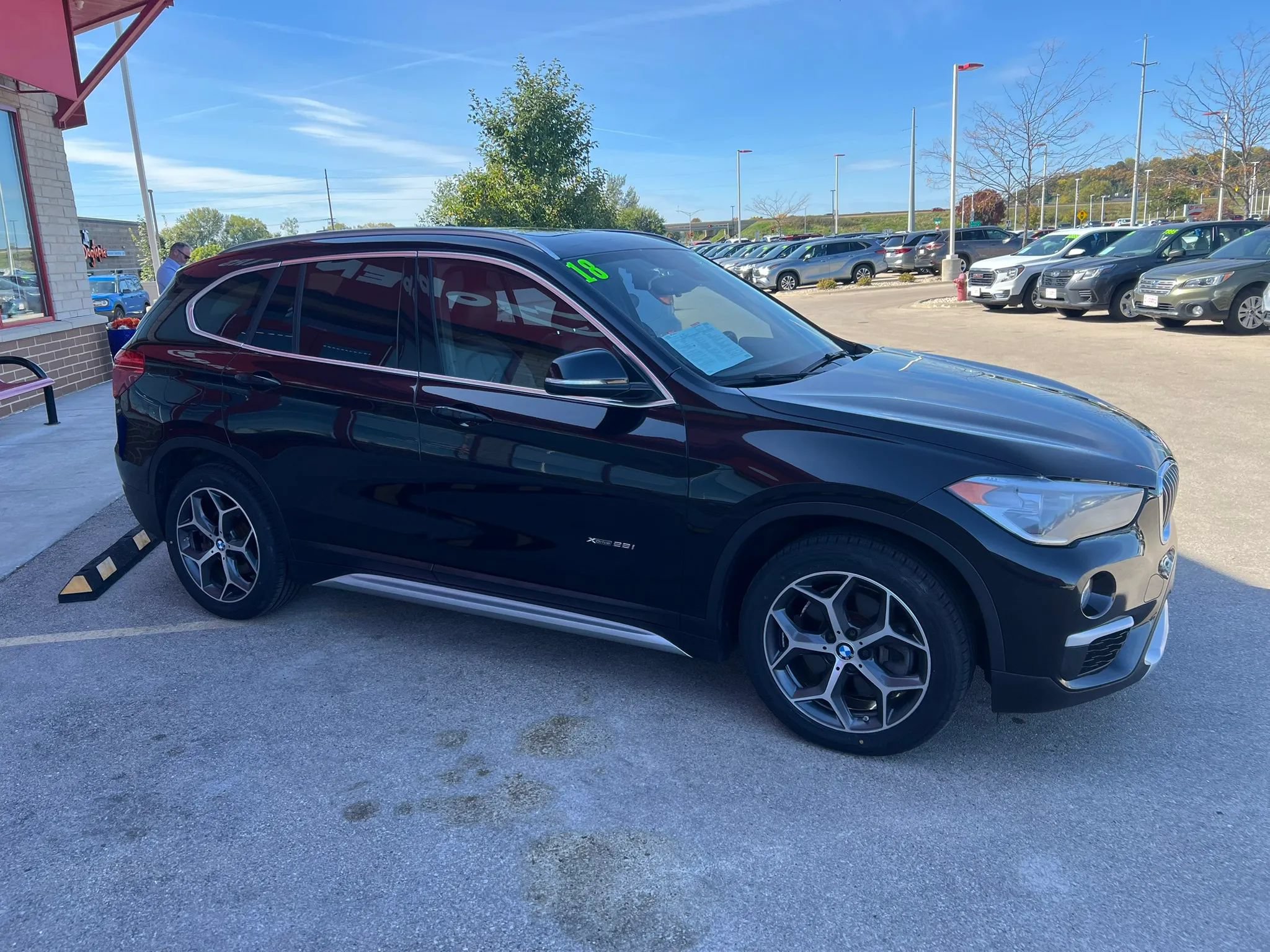 Used 2018 BMW X1 xDrive28i AWD/4WD image 3